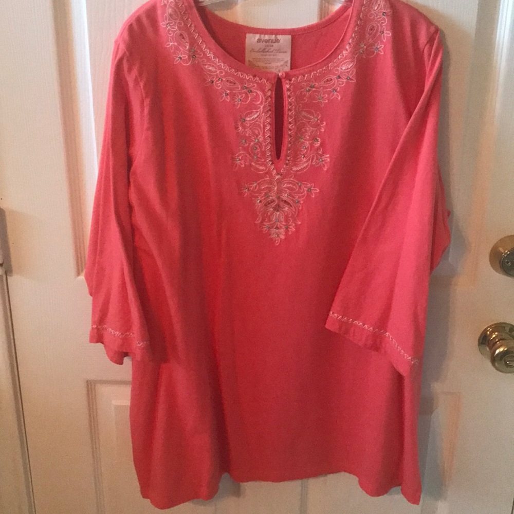 Light orange tunic. Plus size 22/24